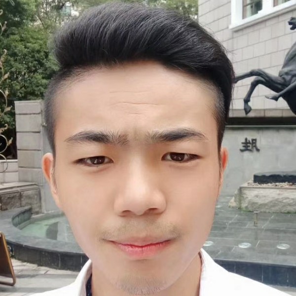 大炮拿彪壮的照片