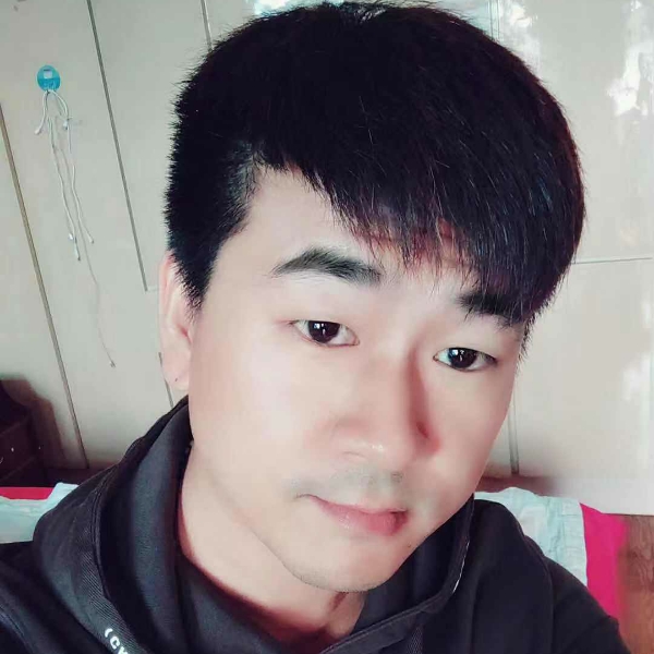 流岚笑腼腆的照片