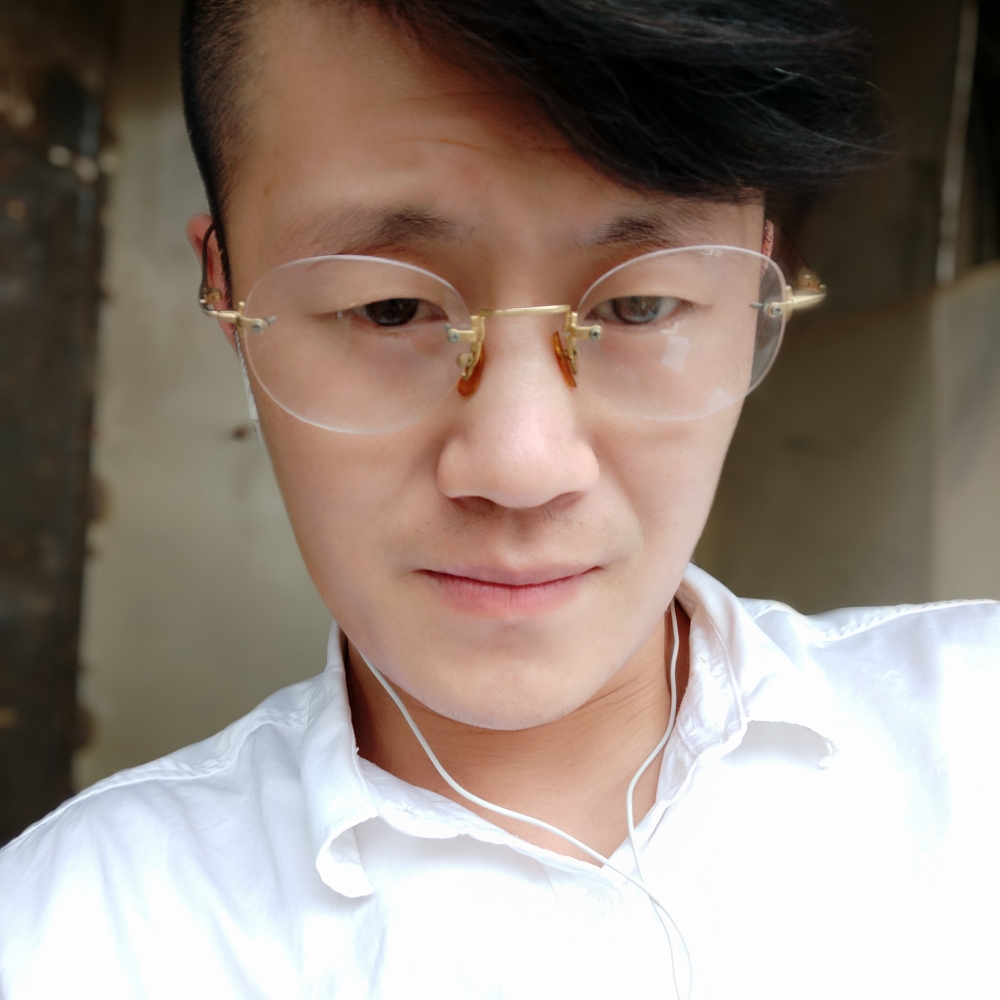 矮小回首平湖的照片