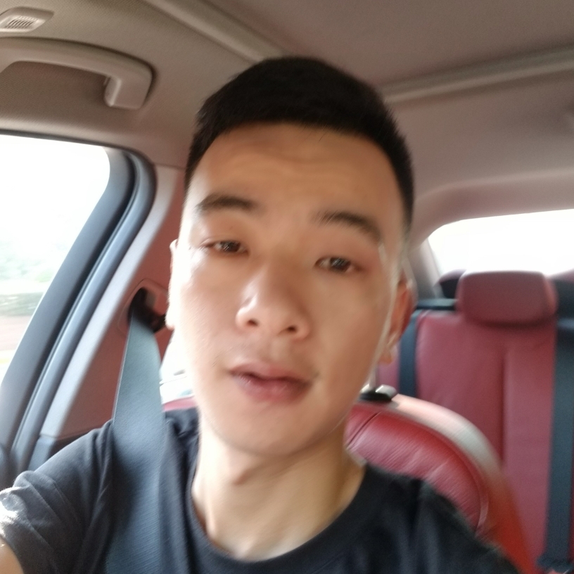 黄黄隆的照片