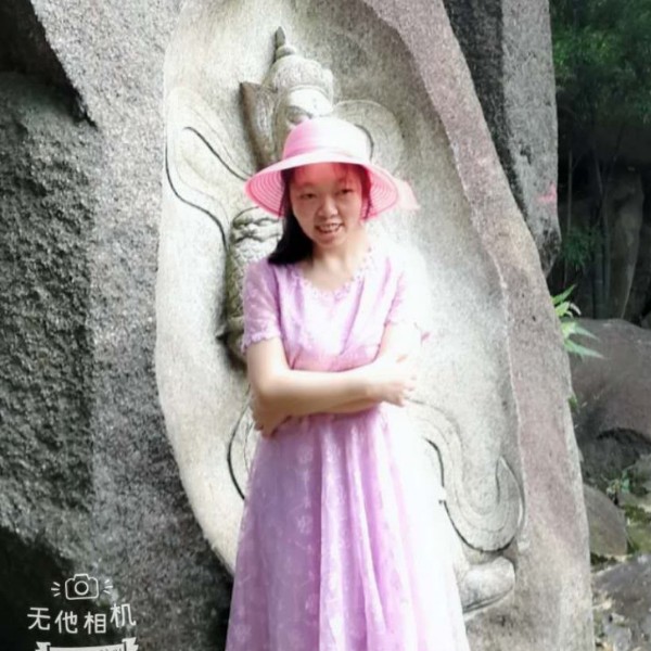 钟晓亲的照片