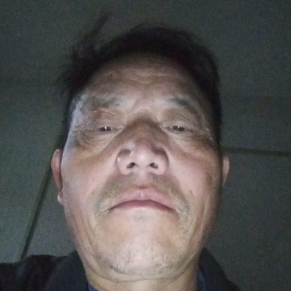 落霞演变留胡子的照片