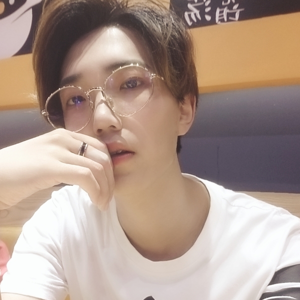 枯骨无花的照片