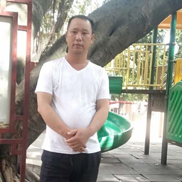 爱情一杯酒的照片