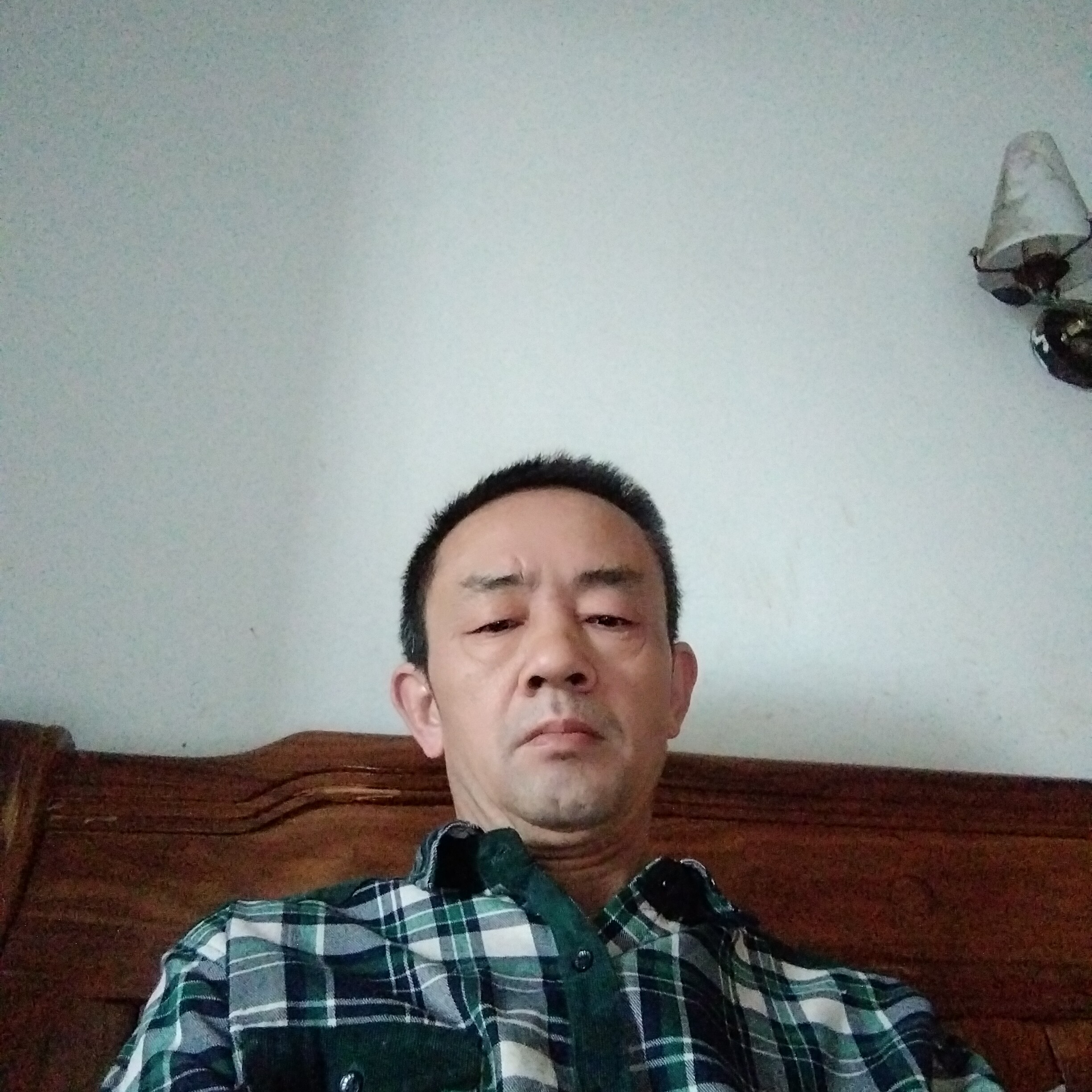 受伤保卫霓裳的照片