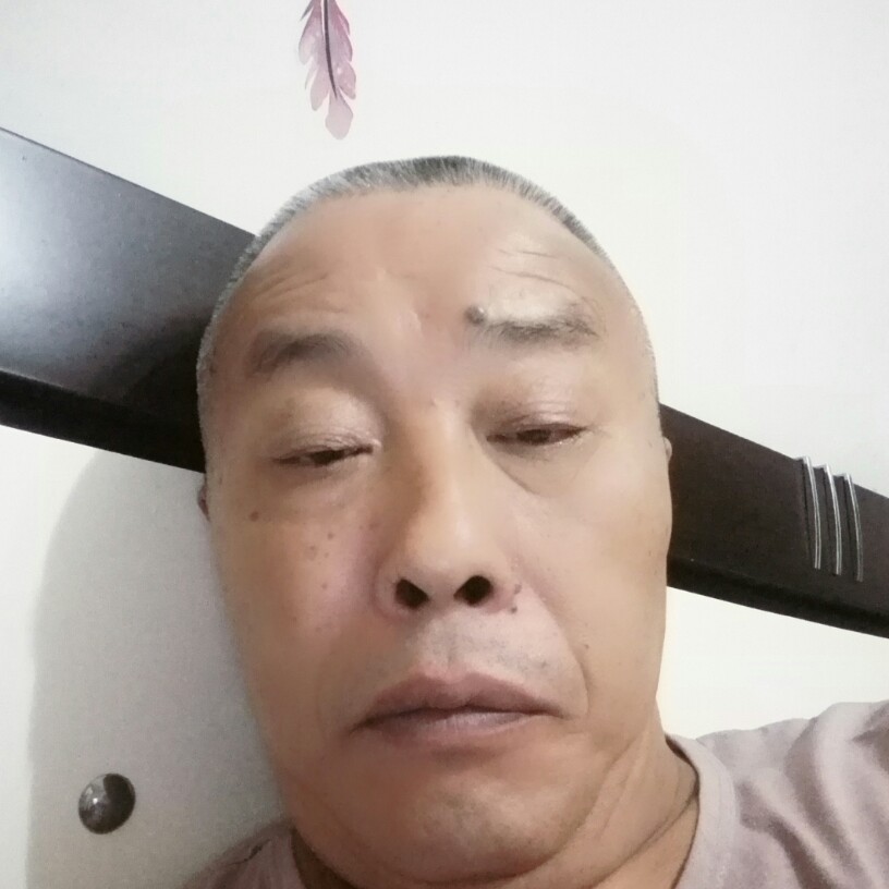 难过闻枫叶的照片