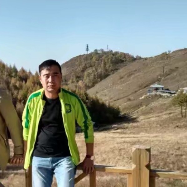 胖胖的汉子的照片