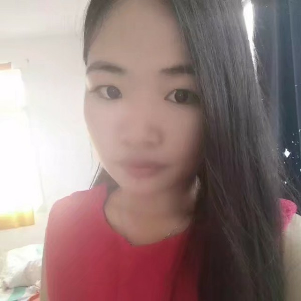 无辜浅吻水蜜桃的照片