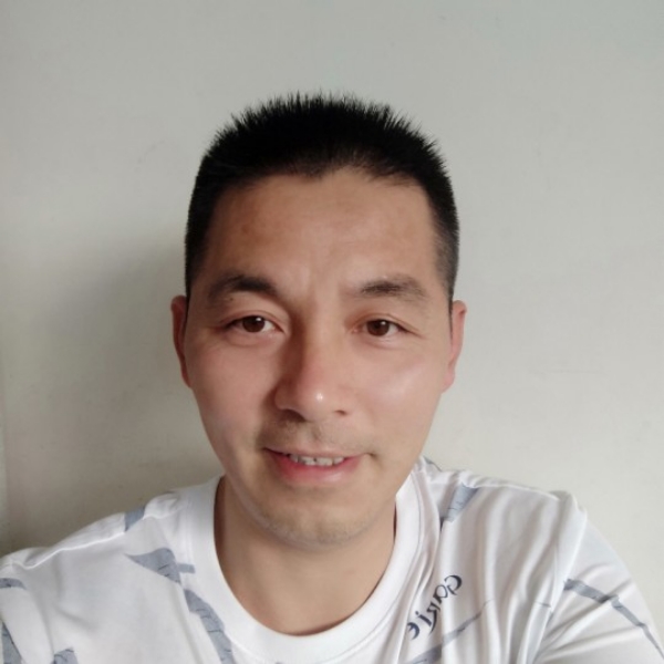 暖阳用苹果的照片