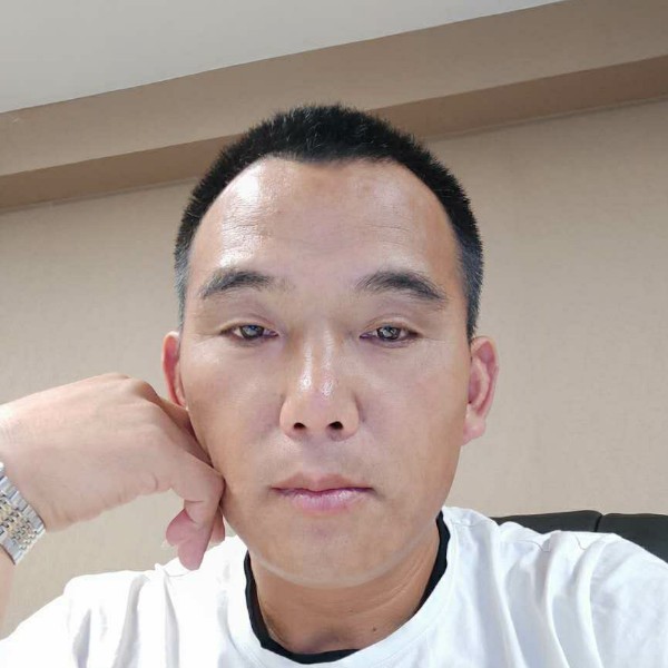 结实迎冰淇淋的照片