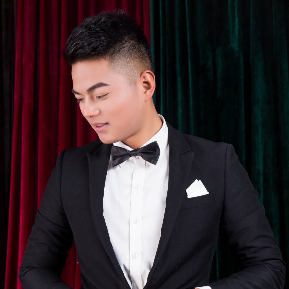 D H的照片