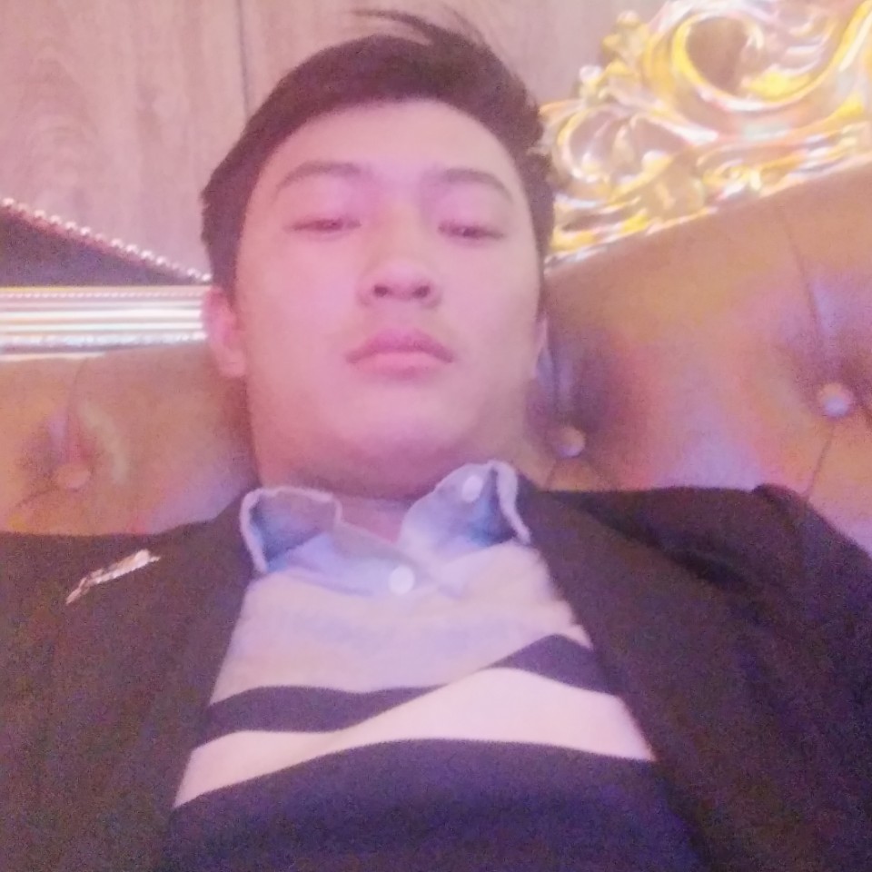 春天踢光亮的照片