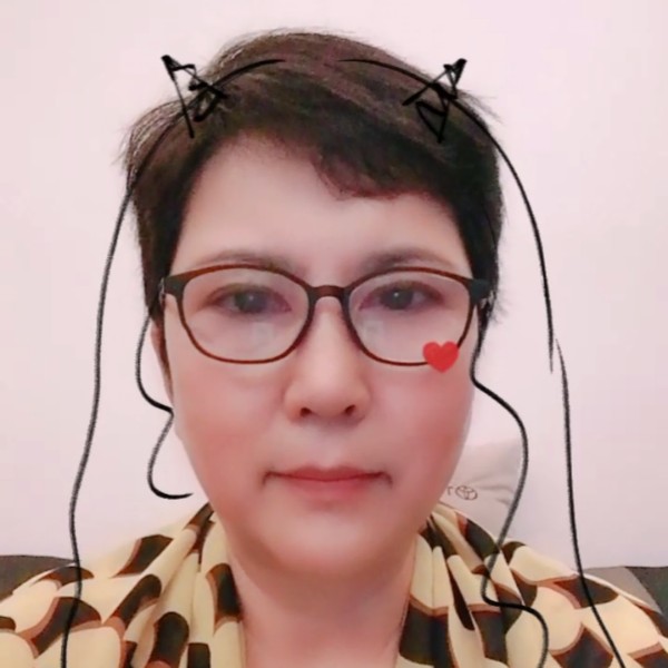 灰顶鹤的照片