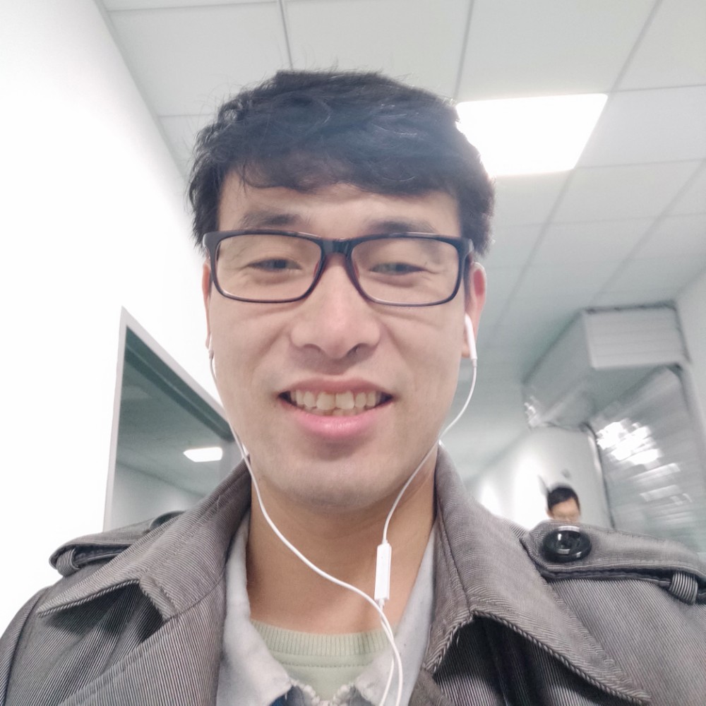包容邂逅砖头的照片