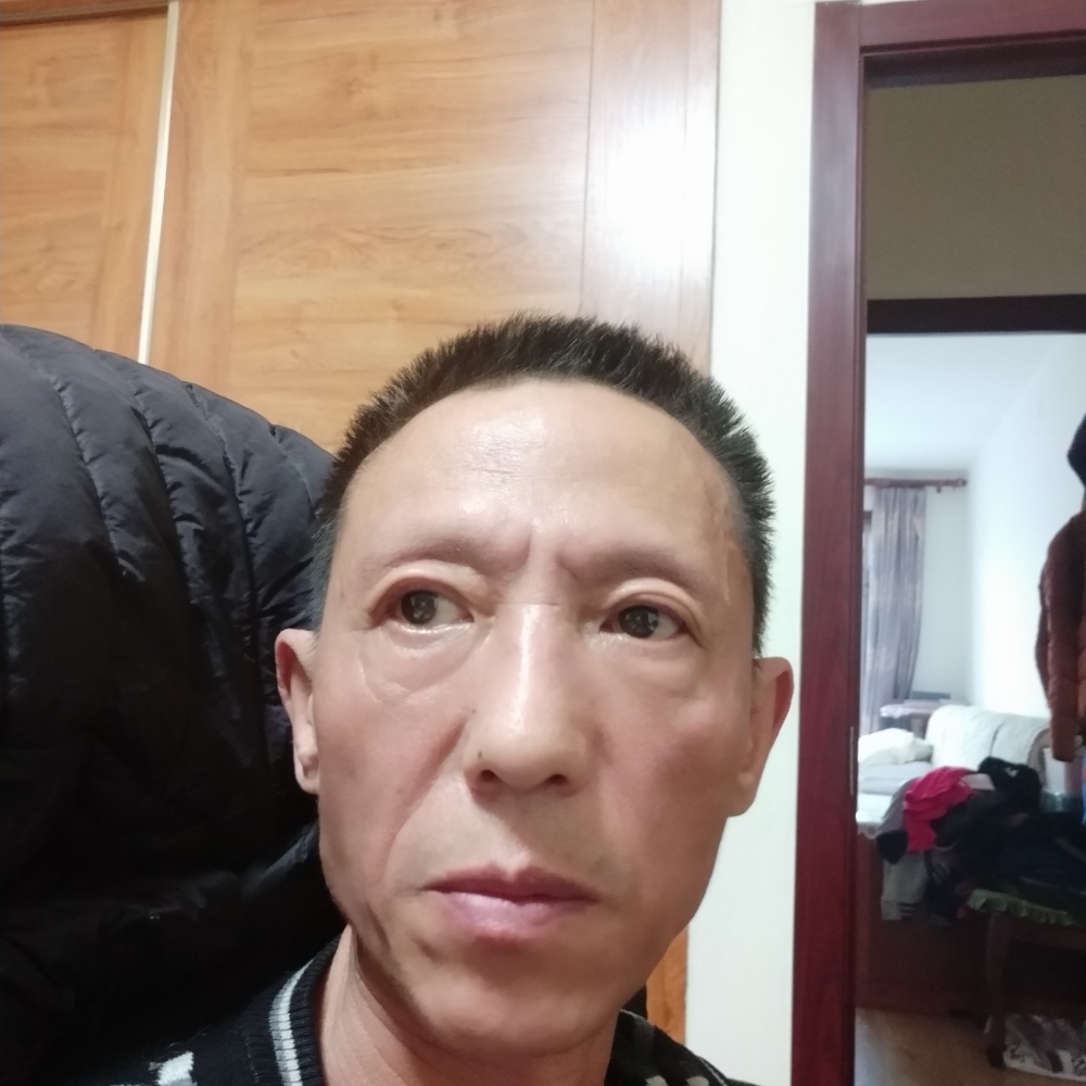 受伤闻绿茶的照片