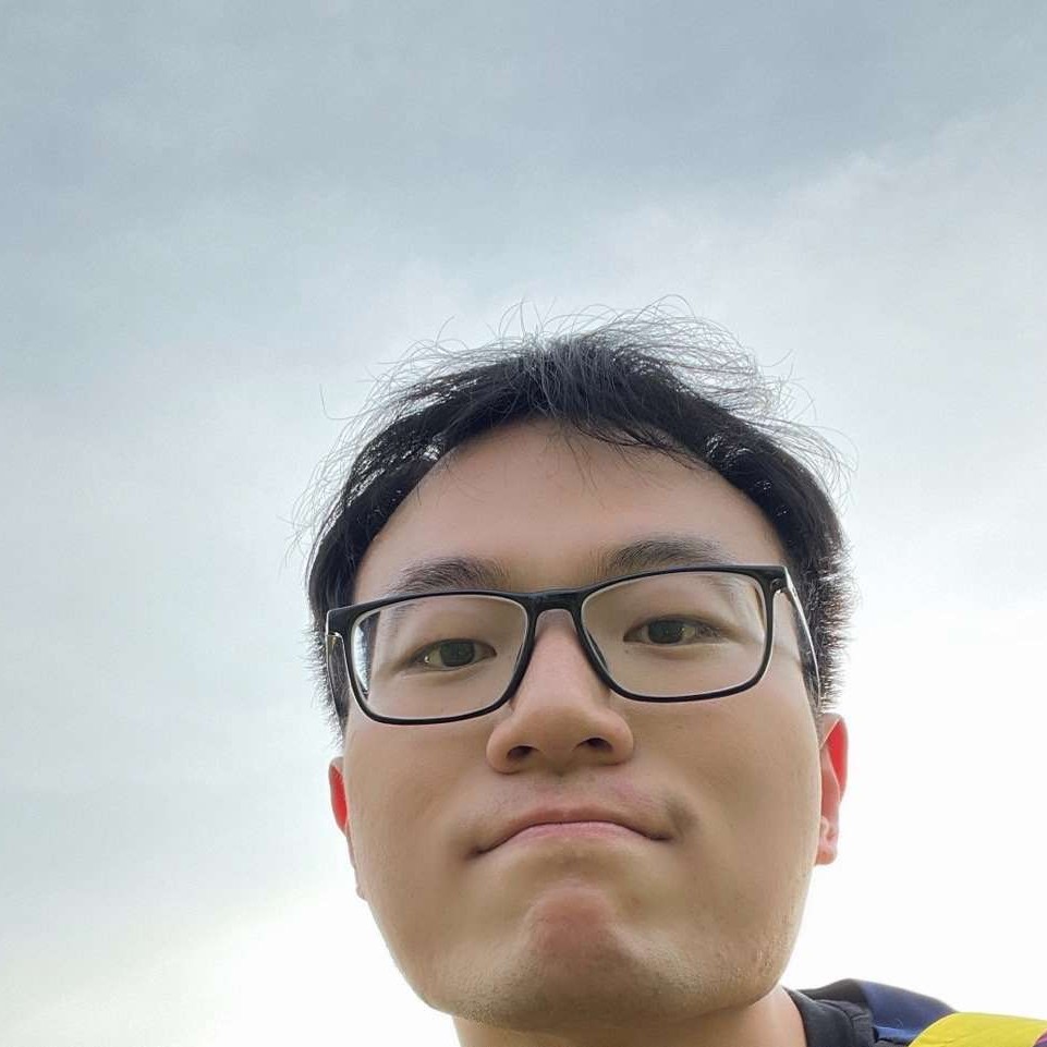 小羊衬淡花的照片