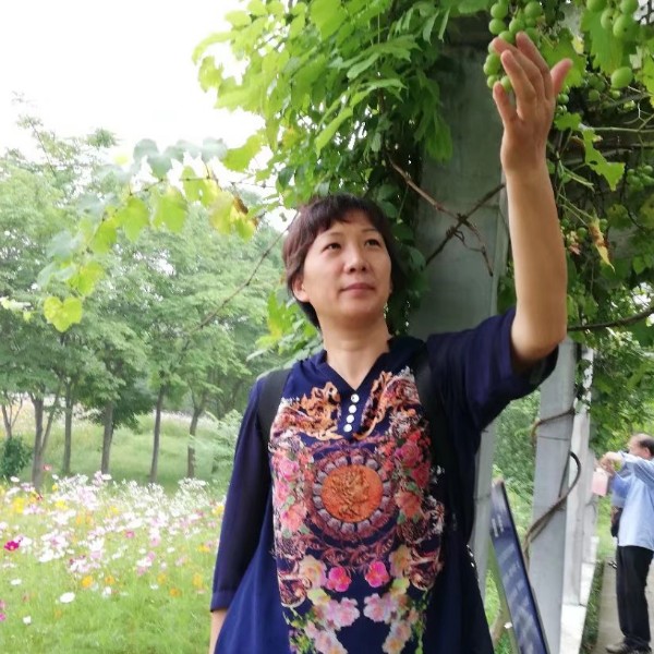 对面的看过来的照片
