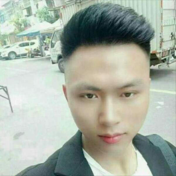 龙辉侠的照片