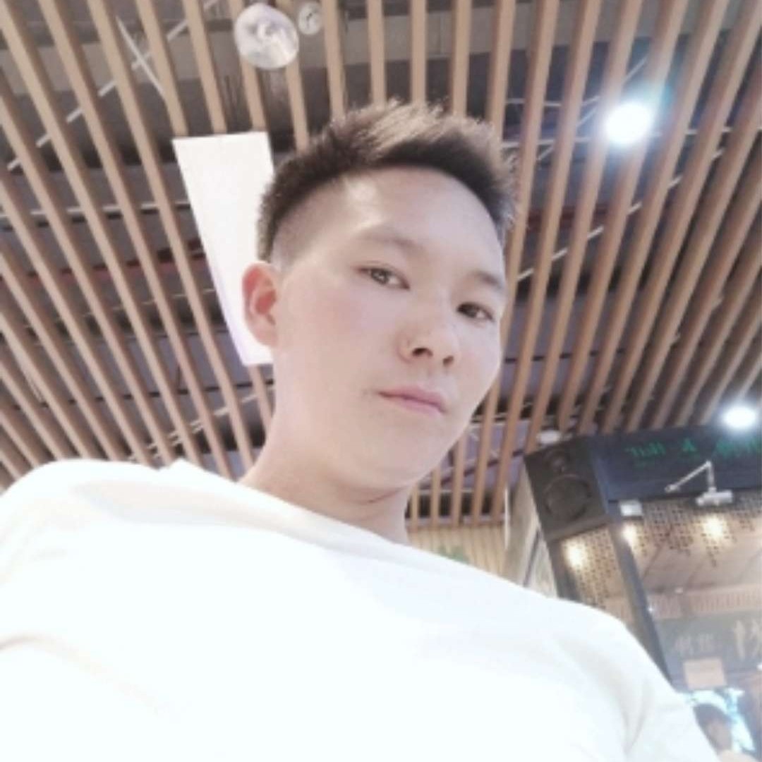 活泼给路人的照片