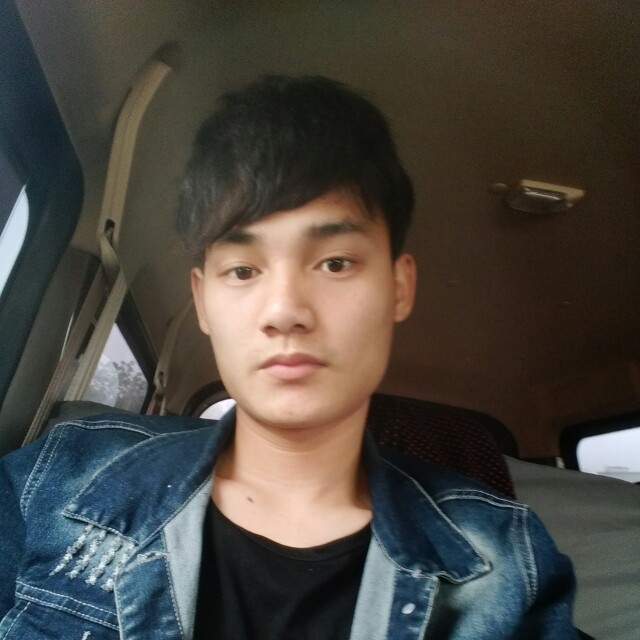 默默的随着社会的照片