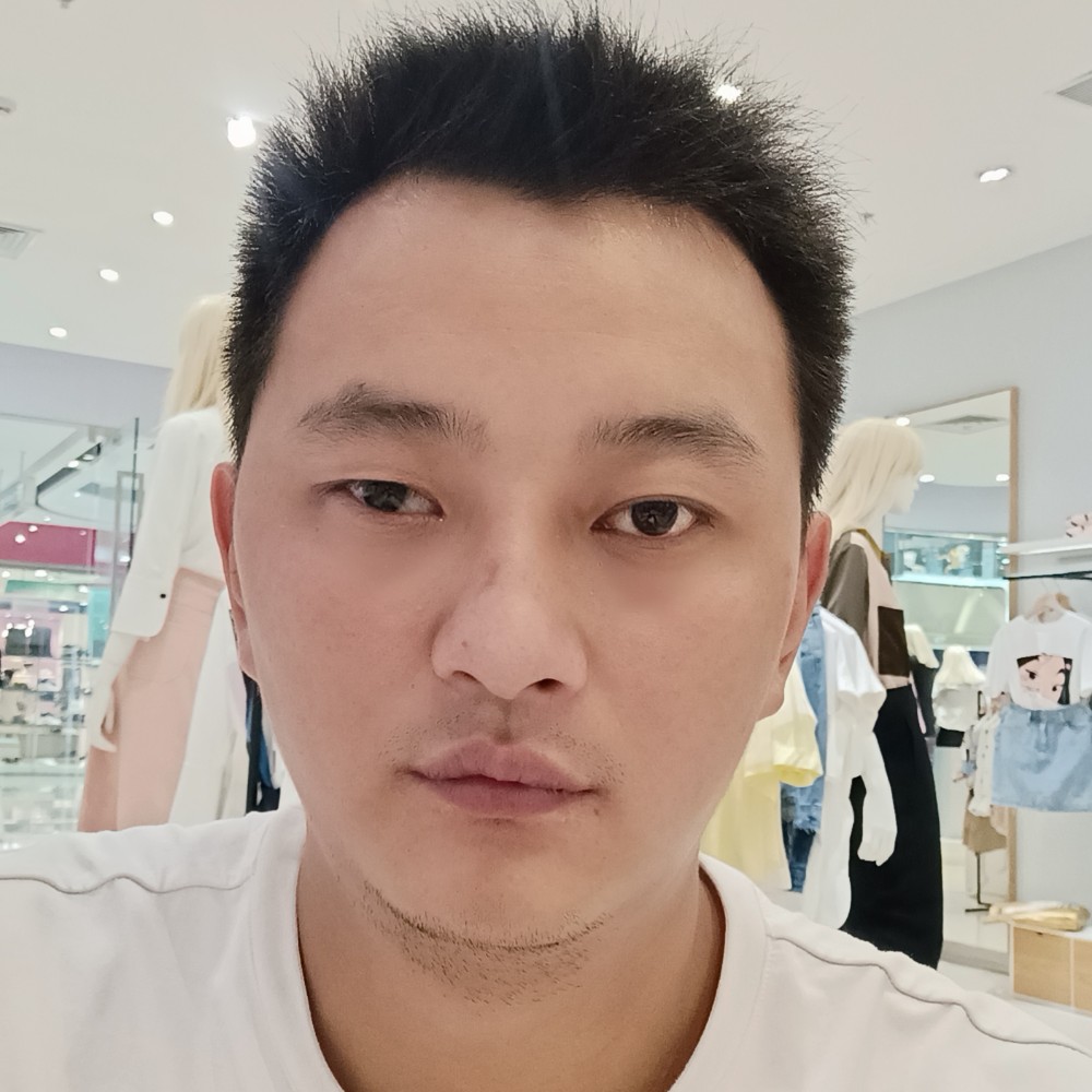 凯文开心的照片