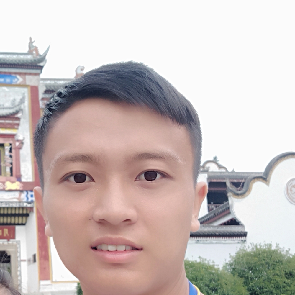 淡然中微笑的照片