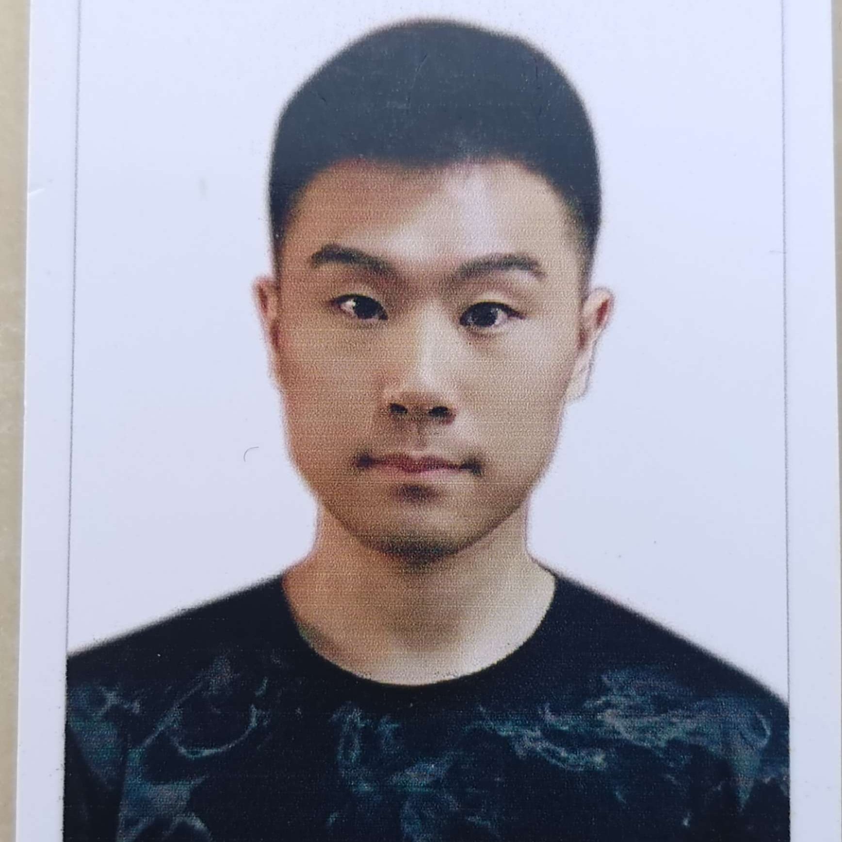 凌晨未满的照片