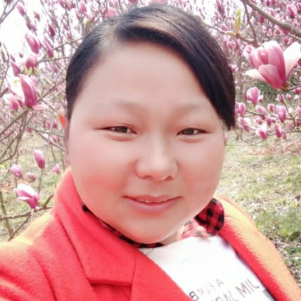 牵手绽幸福的照片