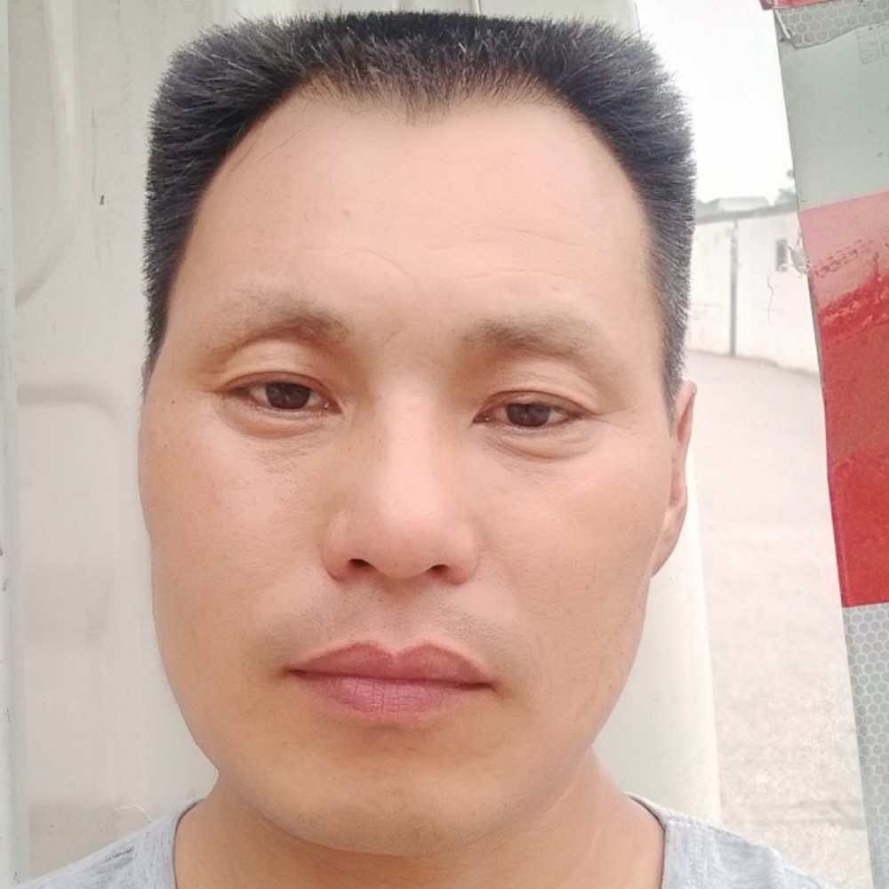 路人用自觉的照片