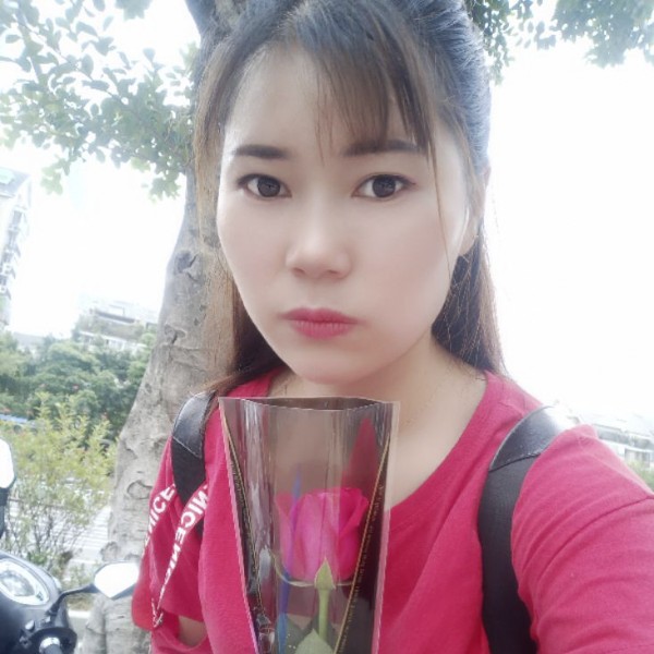 冷艳菠萝的照片