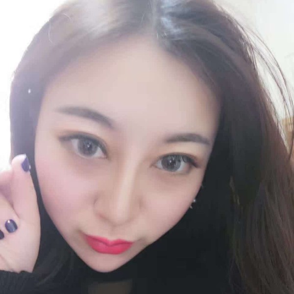小爱丽丝的照片