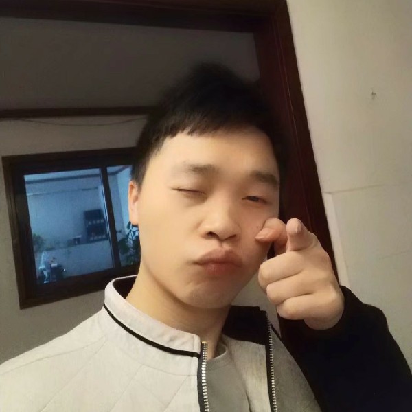 请仔细看个人介绍的照片