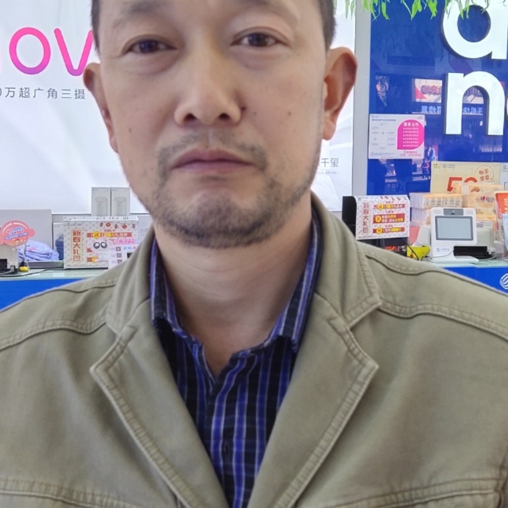 黑裤爱无垠的照片
