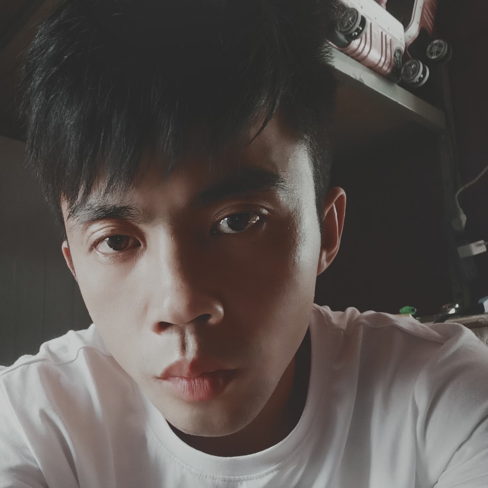 唇彩停止爱听歌的照片