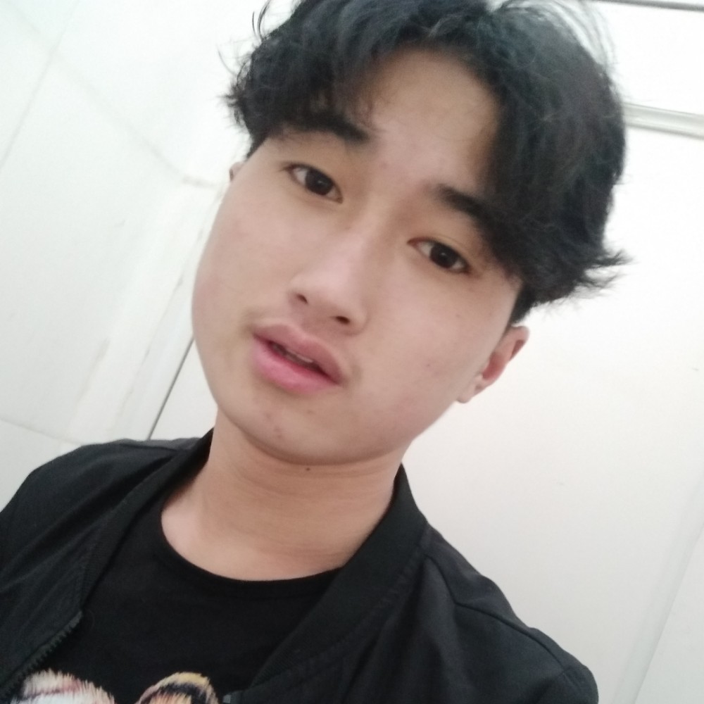 激动回眸砖头的照片