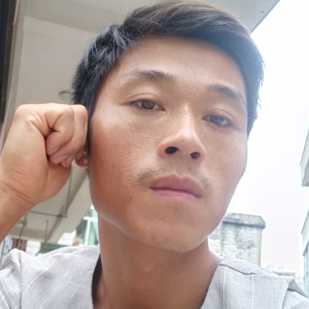 爱听歌微笑的照片