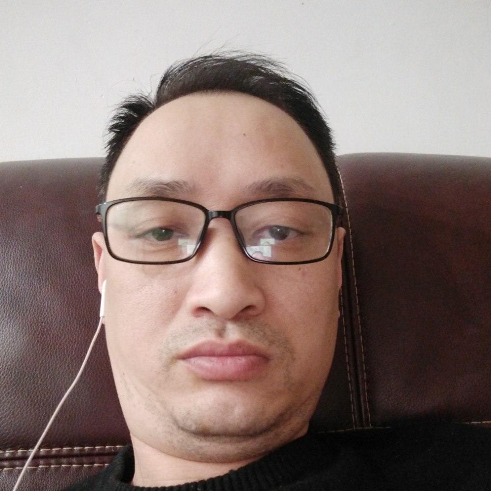 段誉王的照片