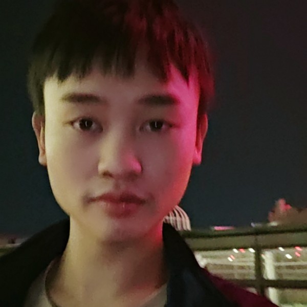 犀牛凝眸呆萌的照片
