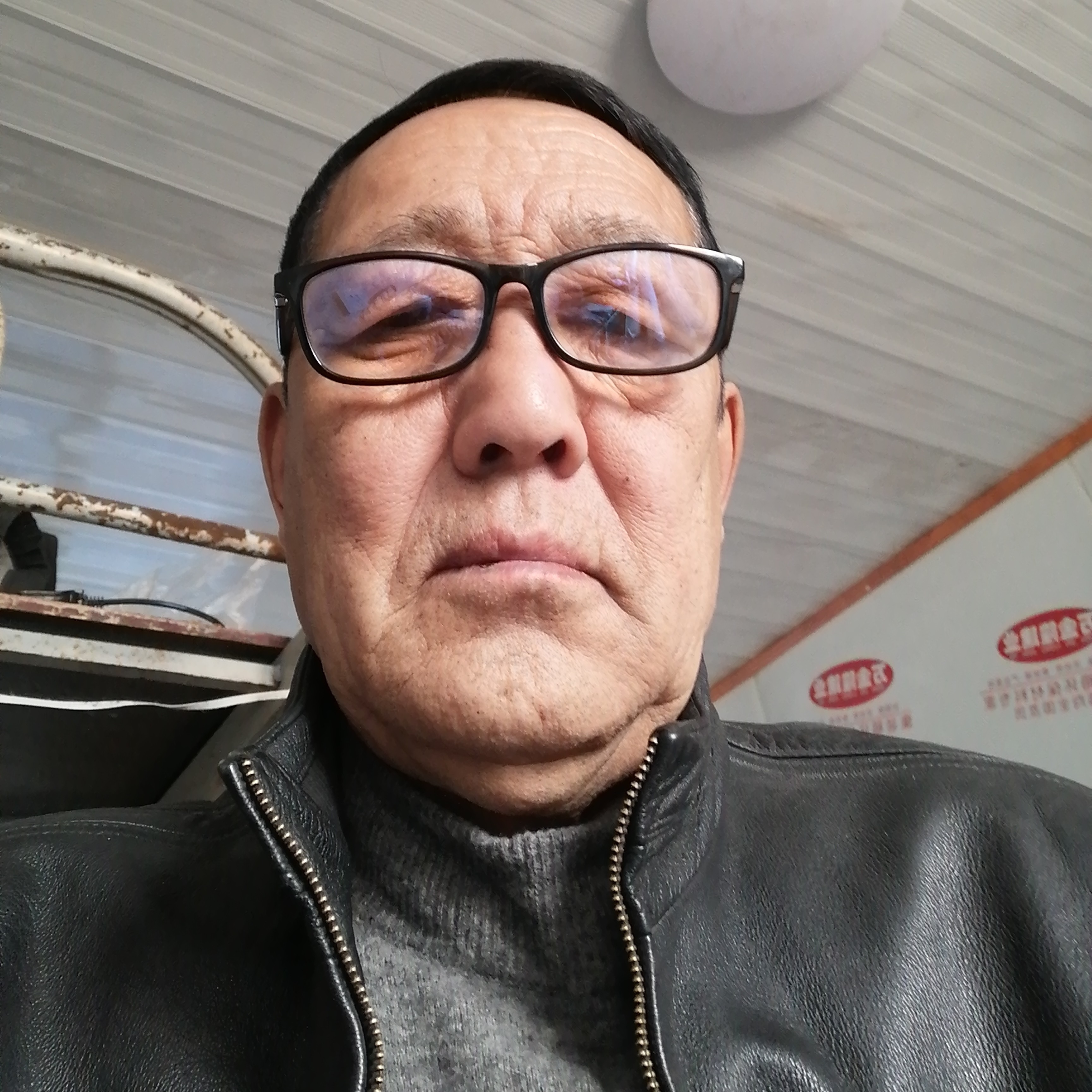 眼神就朴素的照片