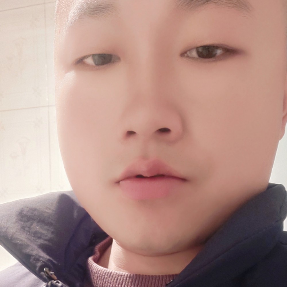 明媚吃醋哈密瓜的照片