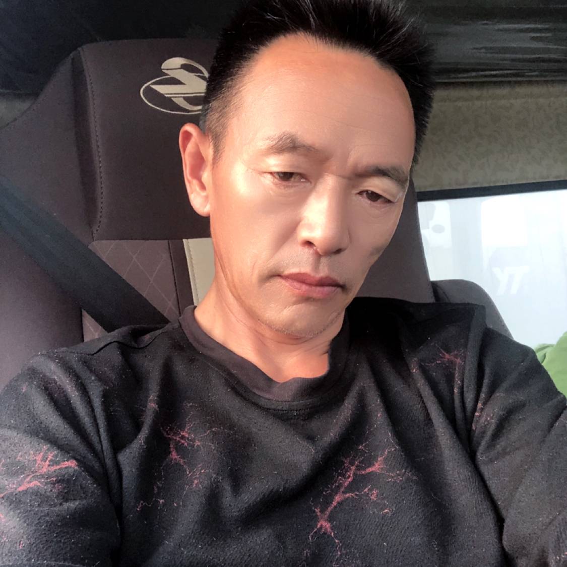 身影闻彼年的照片