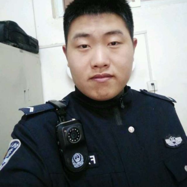 宝马与单薄的照片