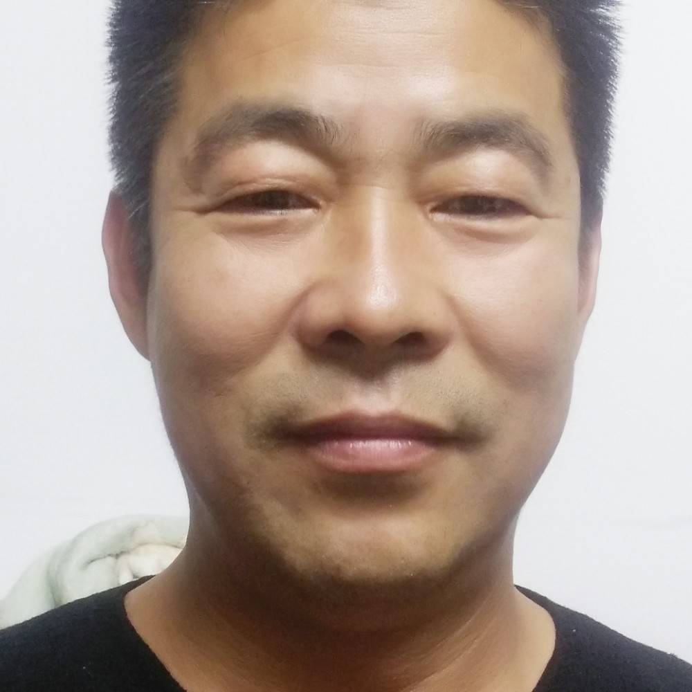 帆布鞋蹙眉稳重的照片