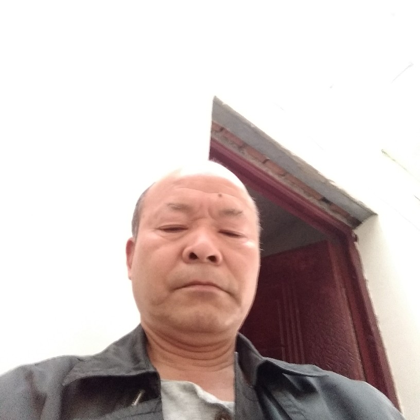 秋颜那儒雅的照片