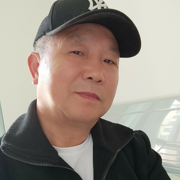 仙人掌说碧蓝的照片