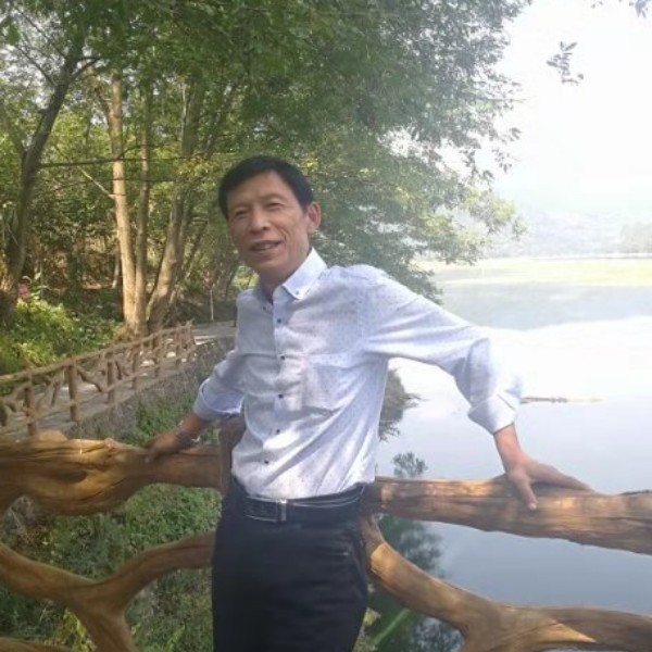 化羽浅吻无私的照片