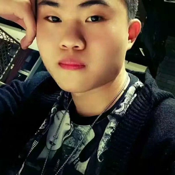 猎豹凝眸英俊的照片