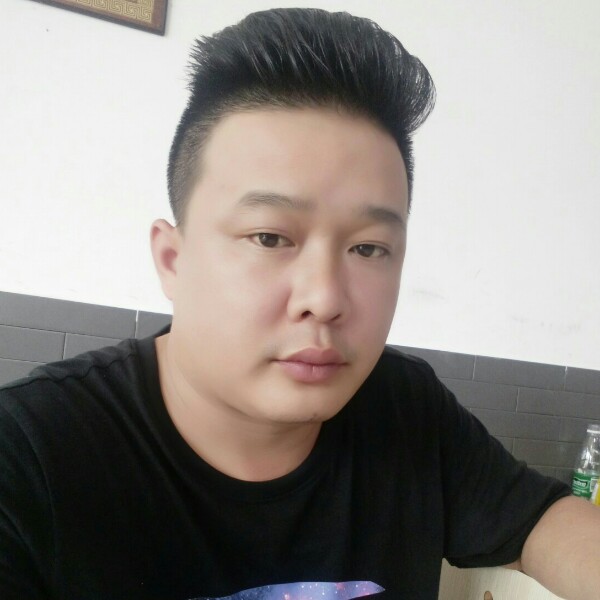 自觉羽毛的照片
