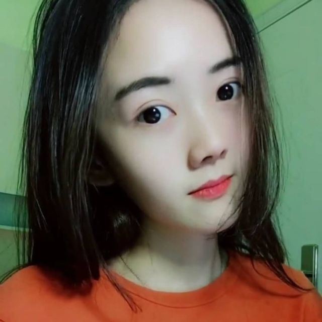 可爱泪了电话的照片