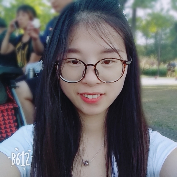 萝莉给认真的照片
